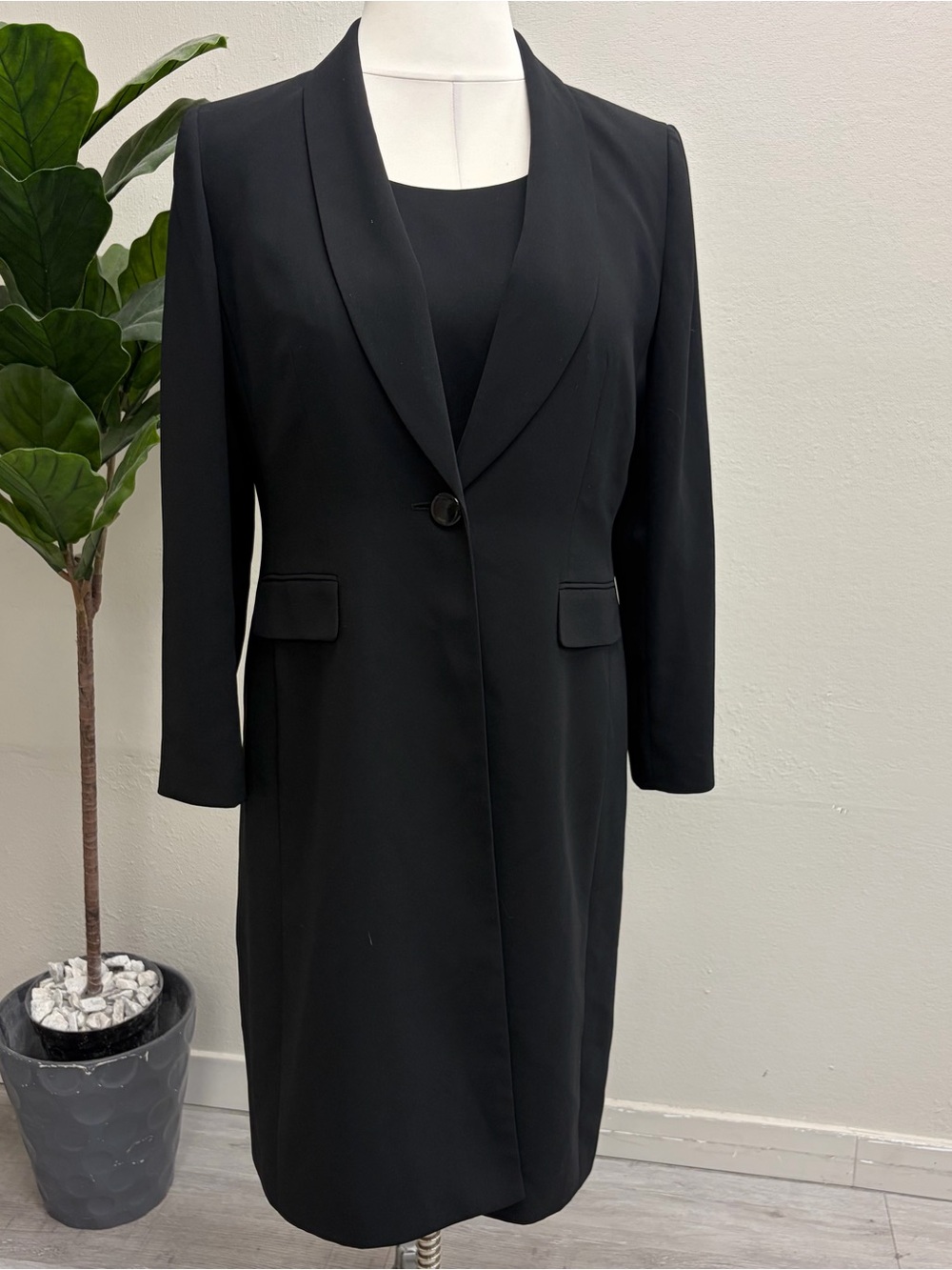 Suit Studio Black Long Single-Button Blazer and Sheath Dress